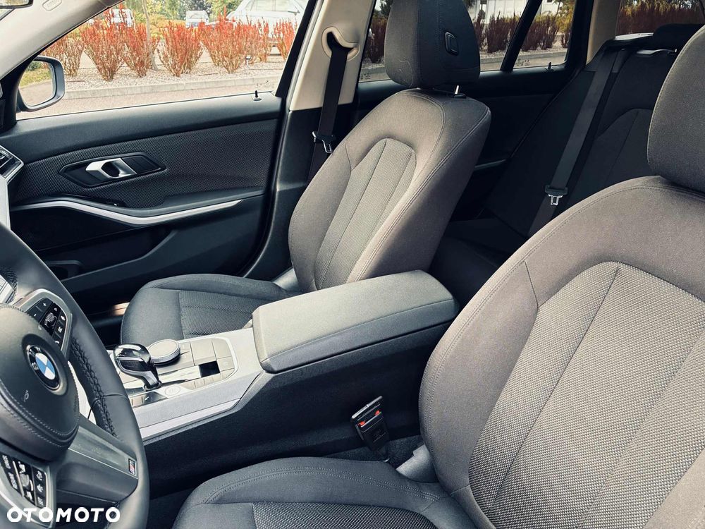 BMW Seria 3 320d - 8