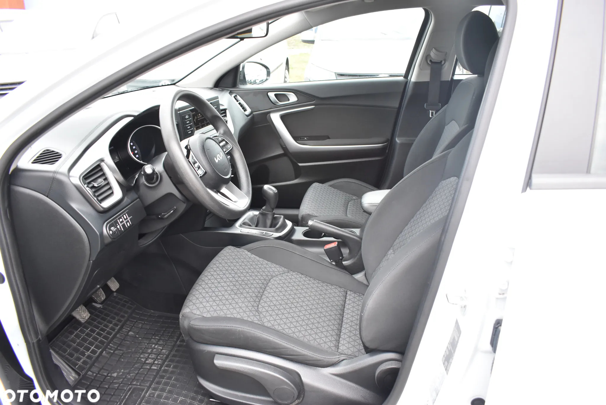 Kia Ceed 1.0 T-GDI S - 10