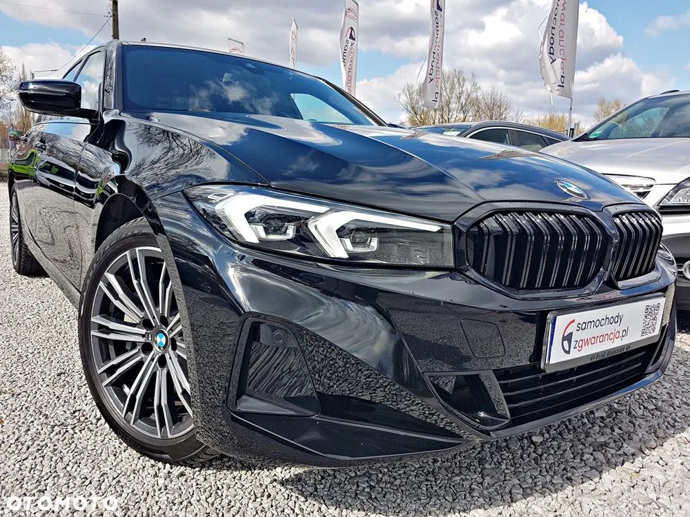 BMW Seria 3 330d xDrive mHEV - 27