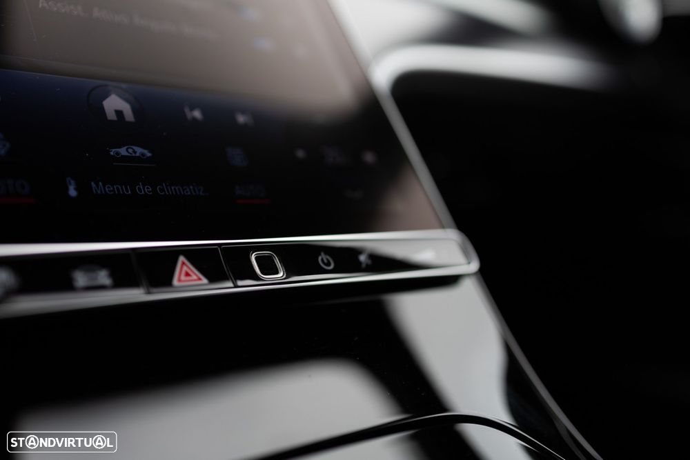 Mercedes-Benz C 300 e Avantgarde - 40