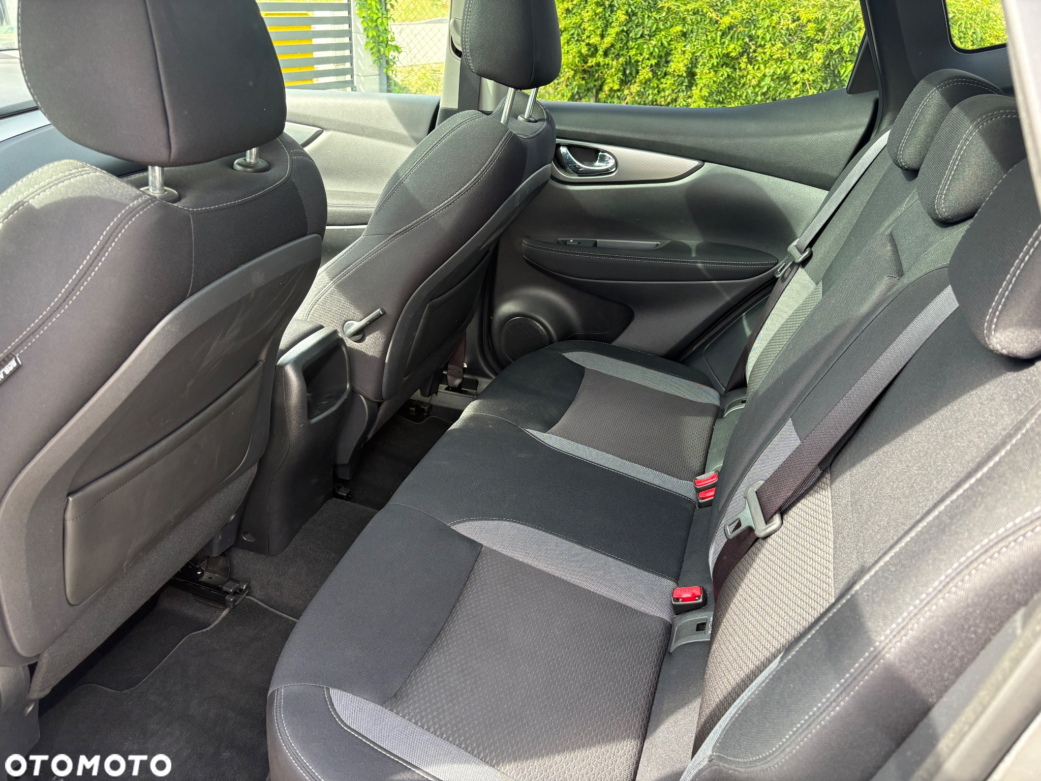 Nissan Qashqai 1.6 dCi Xtronic N-Connecta - 14