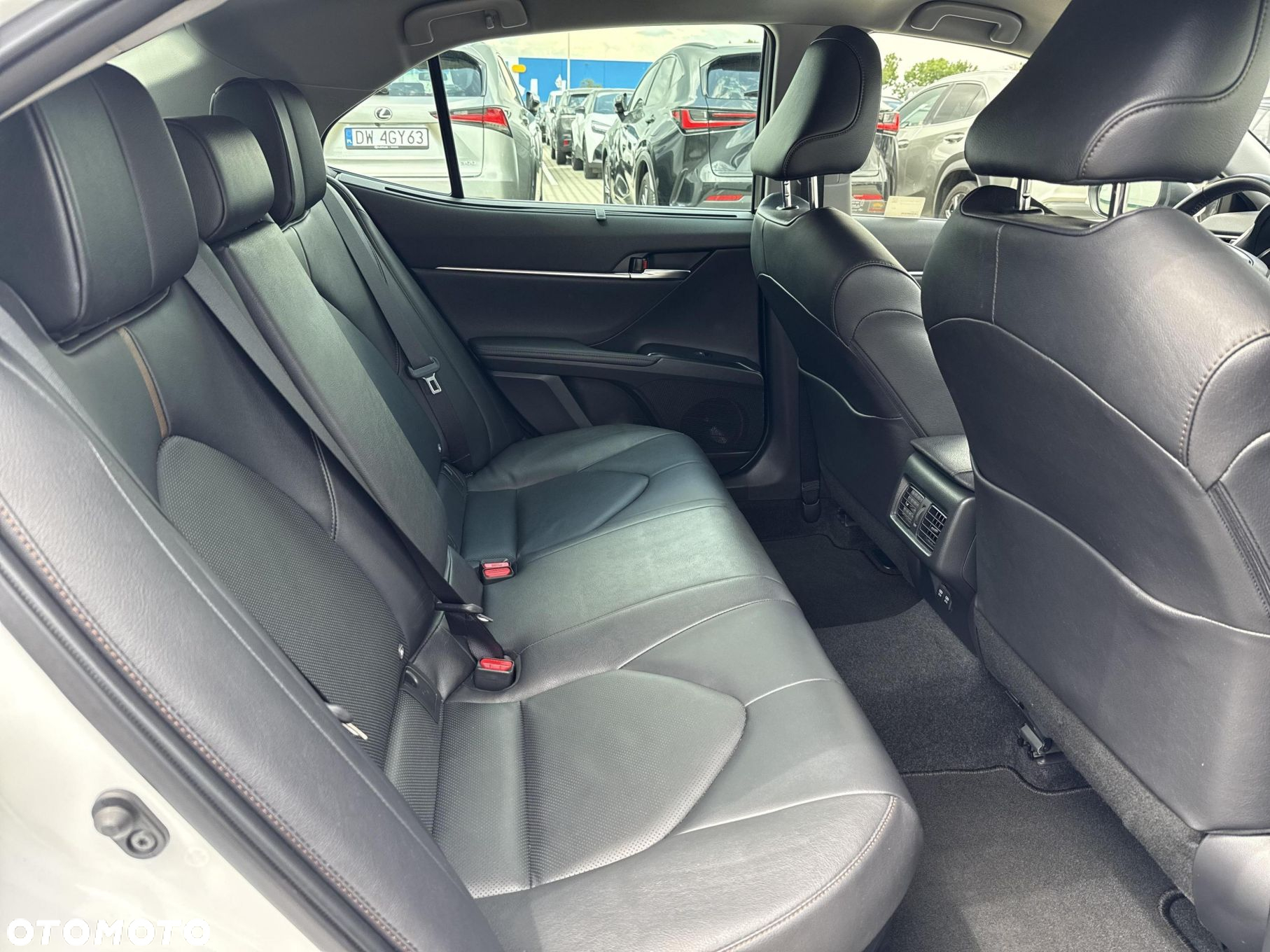 Toyota Camry - 10