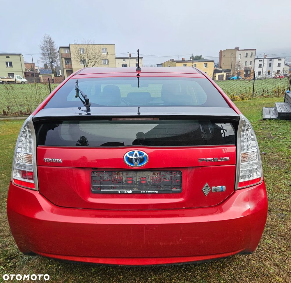 Toyota Prius (Hybrid) Executive - 13