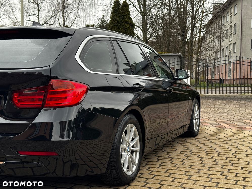 BMW Seria 3 320d Luxury Line EU6 - 36