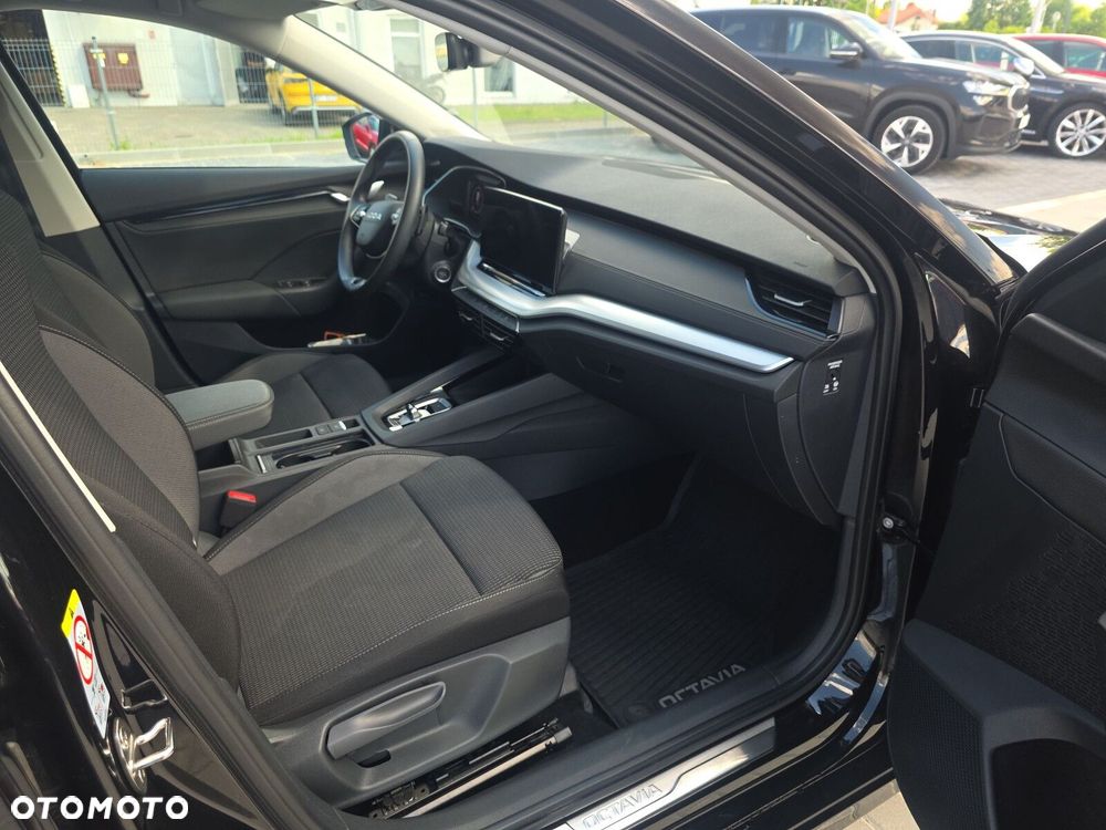 Skoda Octavia 1.5 TSI mHEV Drive Selection DSG - 12
