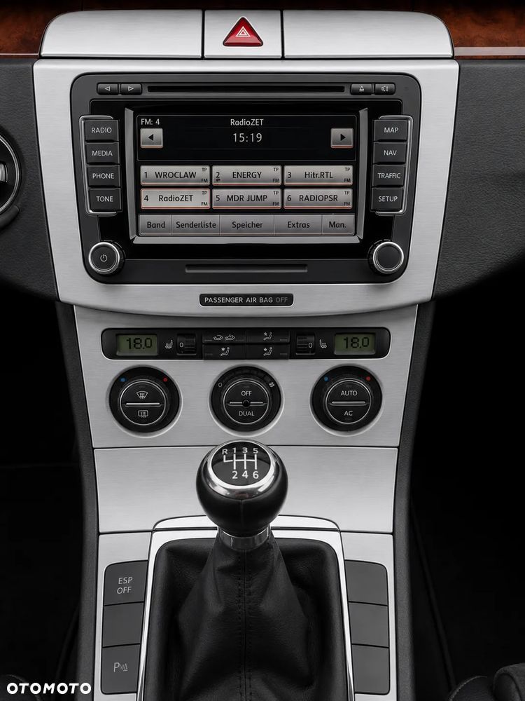 Volkswagen Passat 1.8 TSI Individual - 30