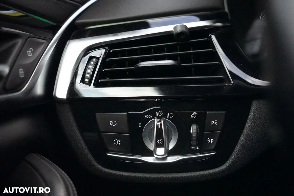 BMW Seria 5 540i xDrive AT - 15