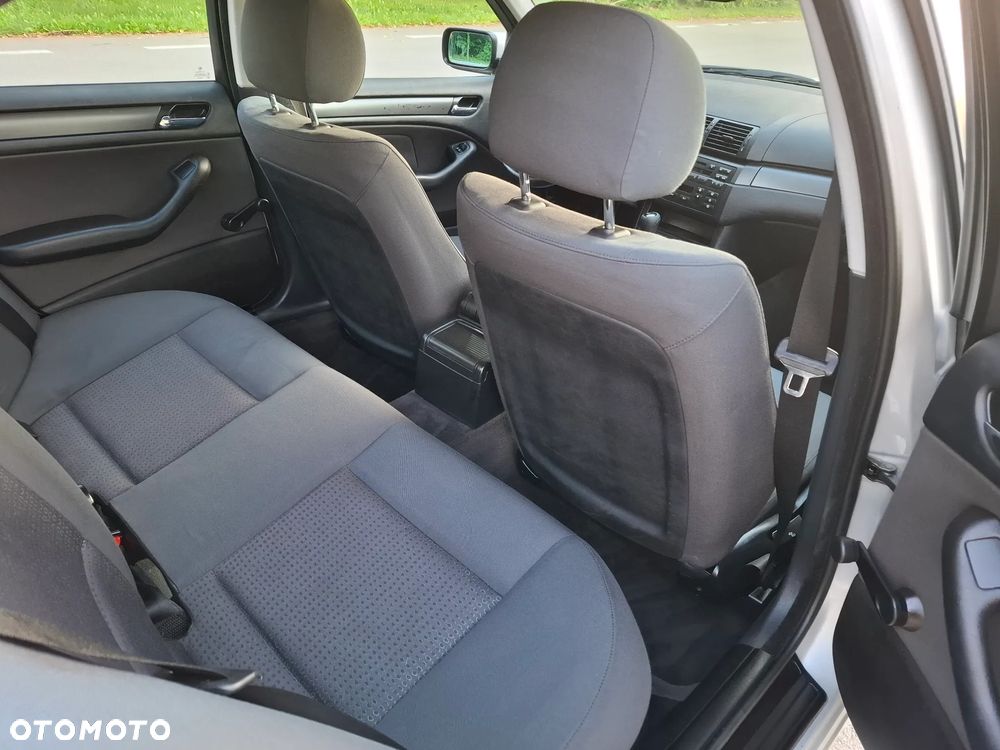 BMW Seria 3 318i Edition Exclusive - 13