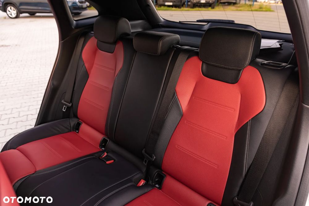 Mercedes-Benz GLA 250 AMG Line - 32