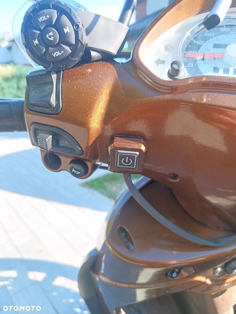Piaggio Beverly - 16