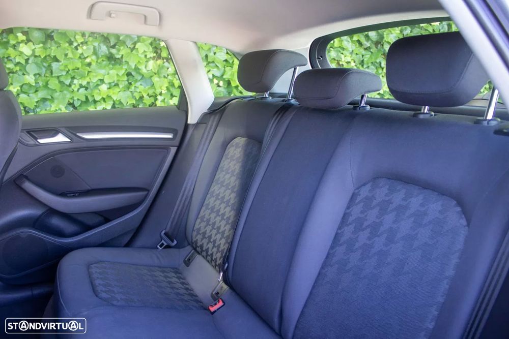 Audi A3 Sportback 1.6 TDI Advance Ultra - 14