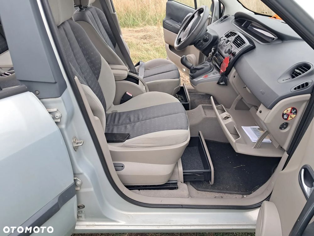 Renault Scenic 1.6 Confort Privilege - 10