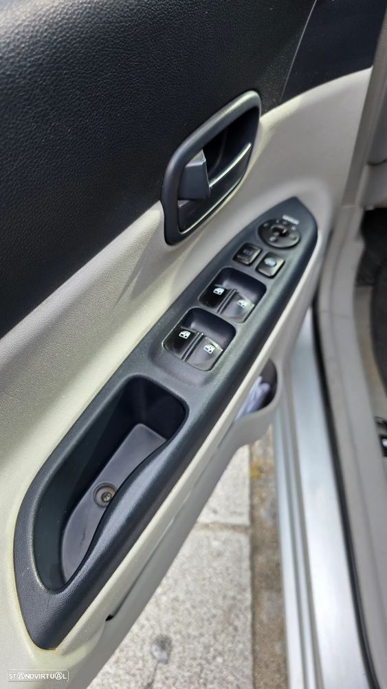 Hyundai Accent - 13