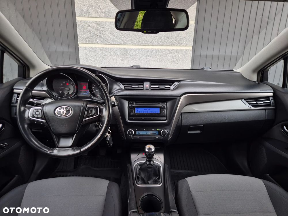 Toyota Avensis 1.8 Sol - 7