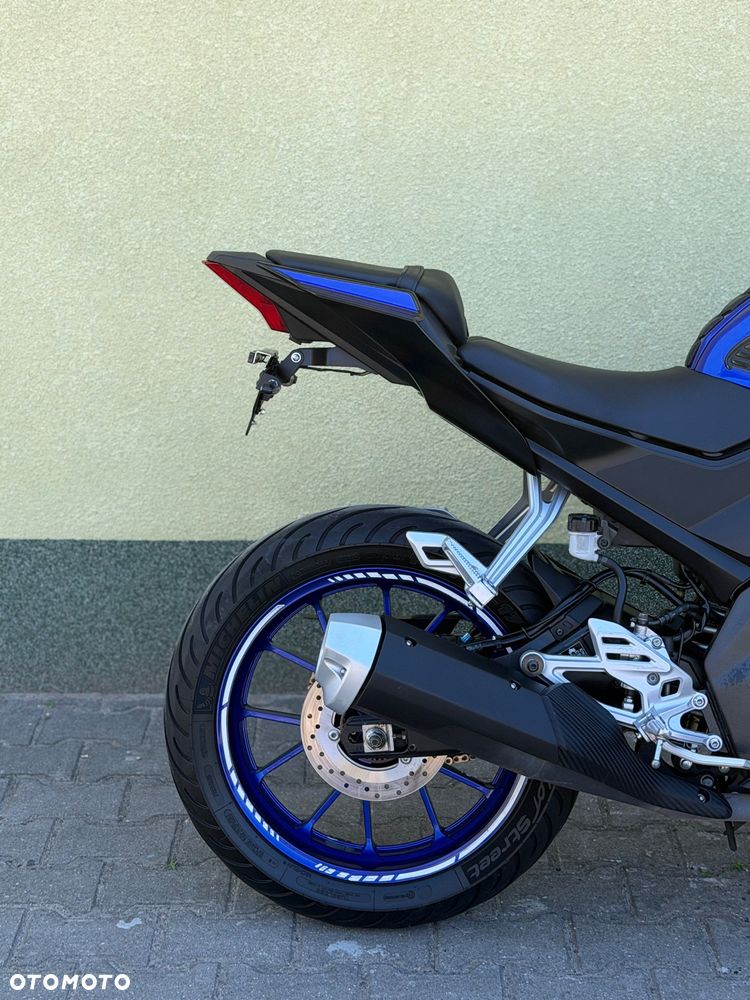 Yamaha YZF - 9