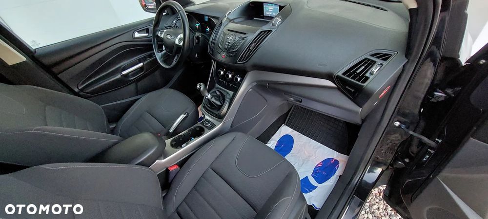 Ford Kuga 1.6 EcoBoost 2x4 Trend - 28