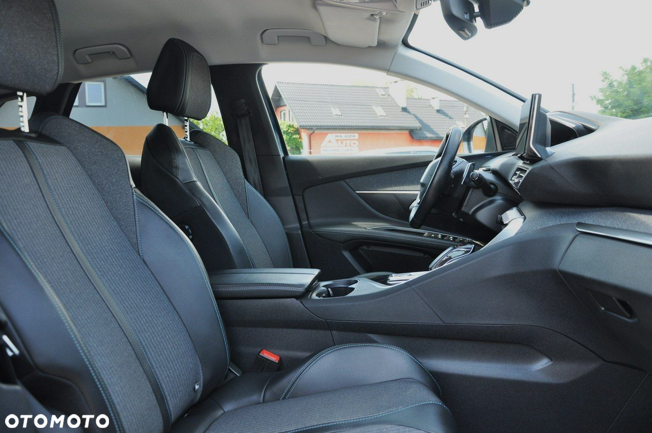 Peugeot 3008 1.6 PureTech Hybrid PHEV Allure Pack S&S EAT8 - 19