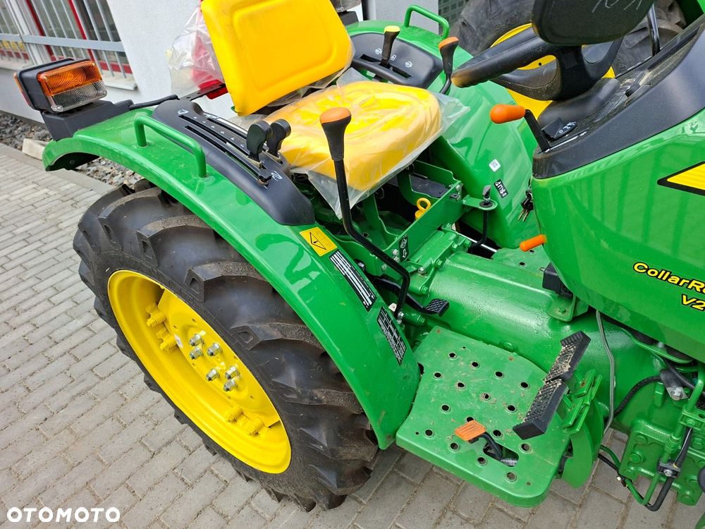 John Deere 3028 En 4X4 - 25