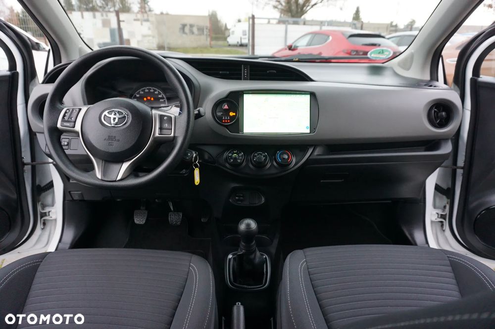 Toyota Yaris 1.0 VVT-i Team Deutschland - 31