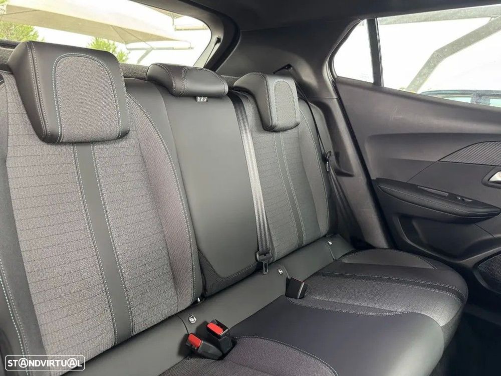 Peugeot 2008 1.5 BlueHDi Allure EAT8 - 29