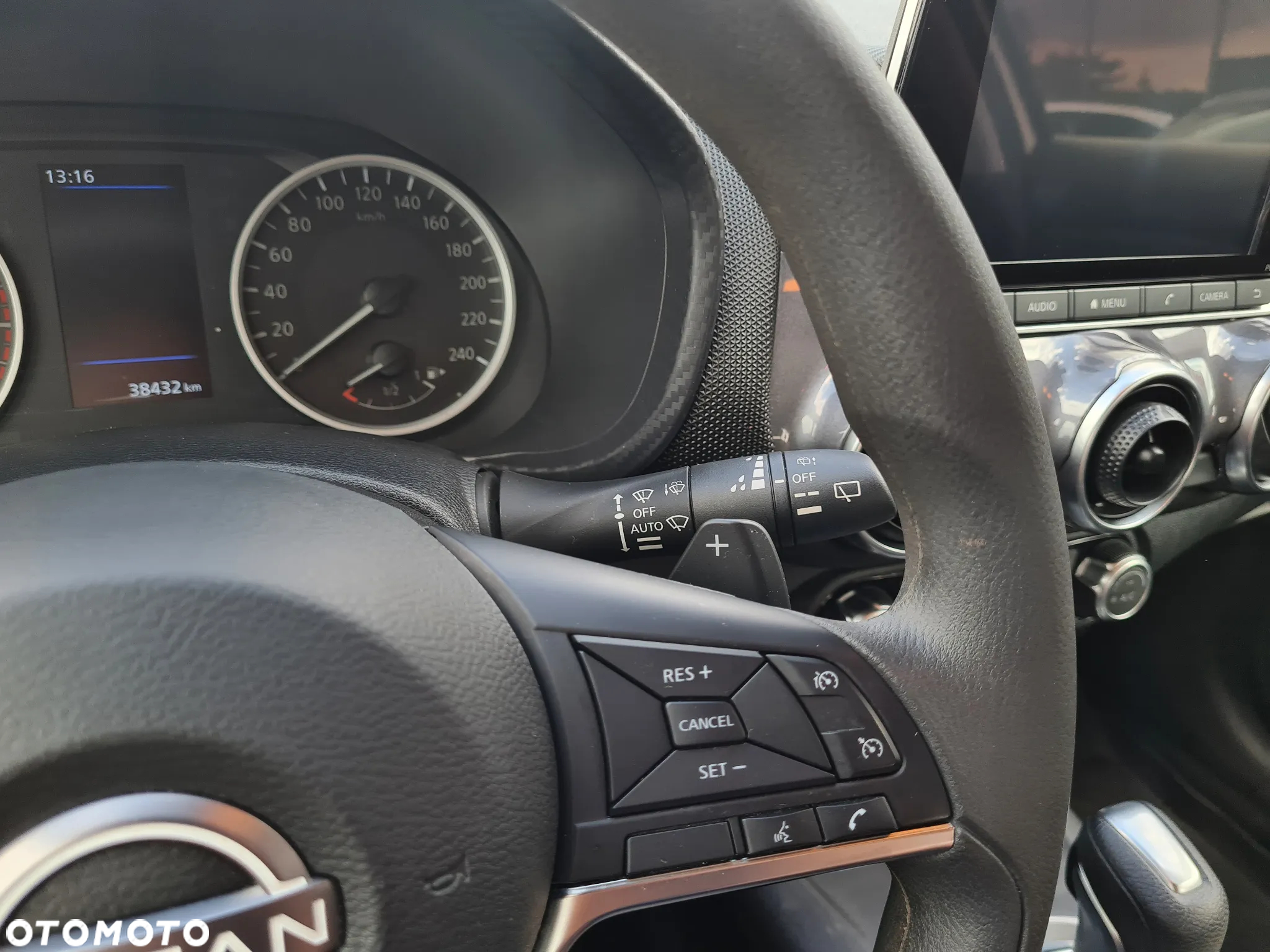 Nissan Juke 1.0 DIG-T Acenta DCT - 13