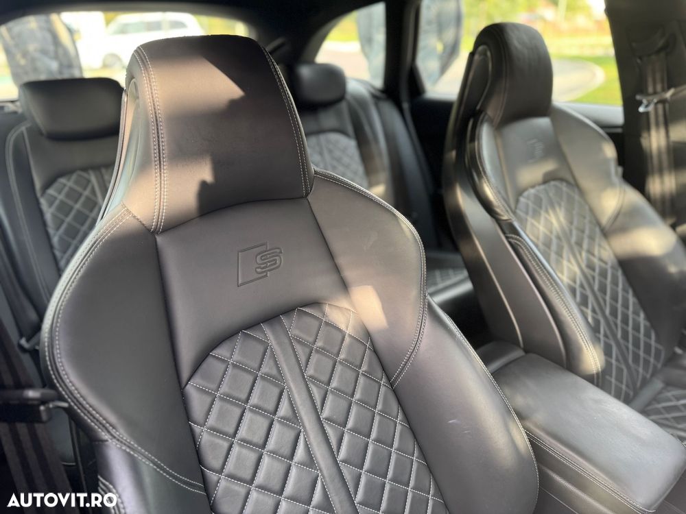 Audi A4 40 TDI S tronic S line - 28