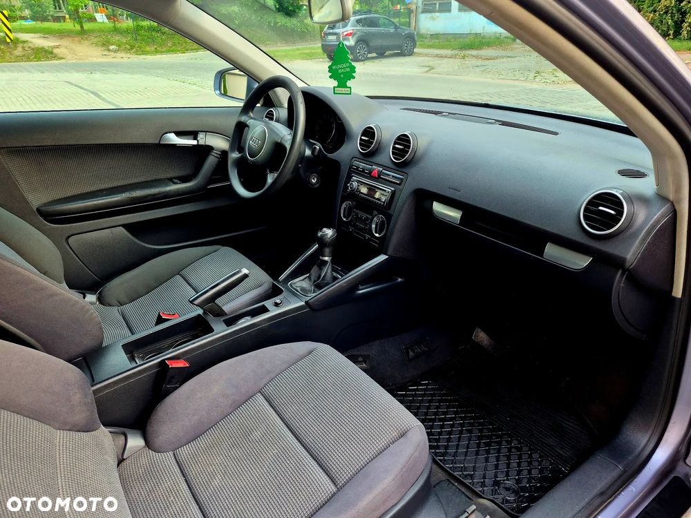 Audi A3 3-drzwiowe 1.6 Ambition - 12