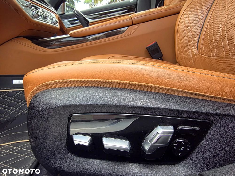 BMW Seria 7 750Ld xDrive - 38