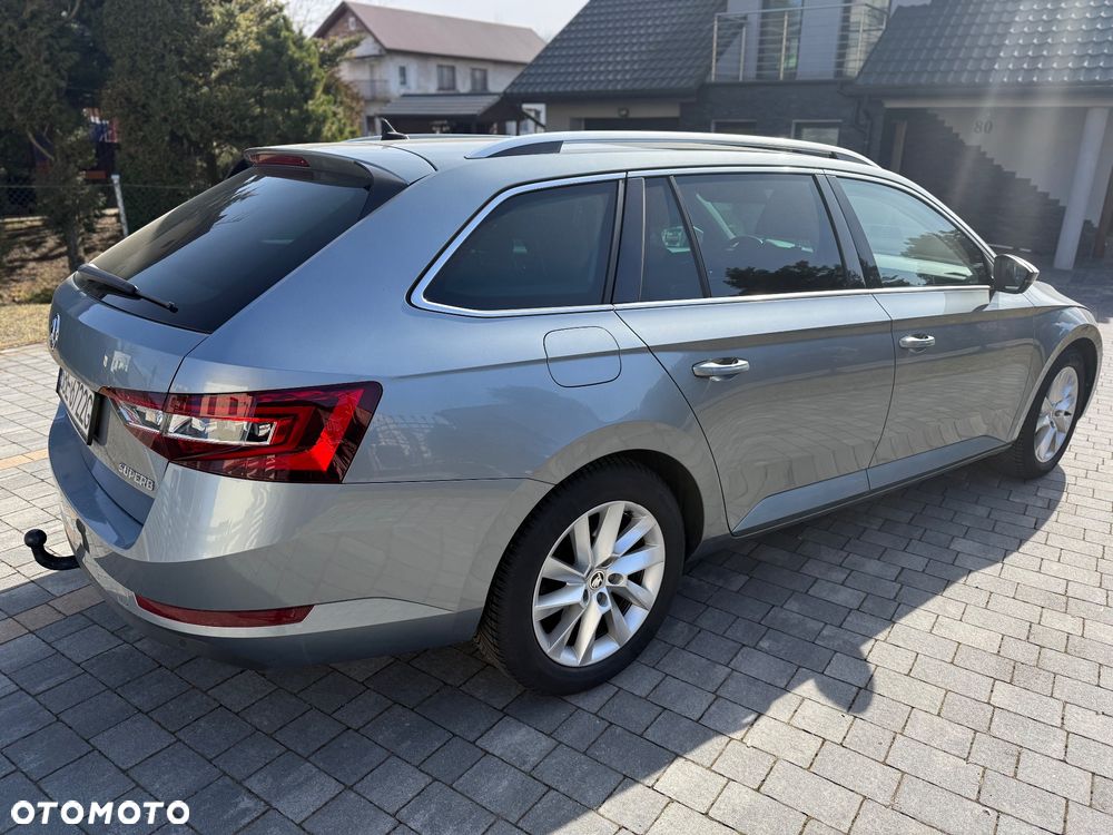 Skoda Superb 2.0 TDI Style DSG - 4