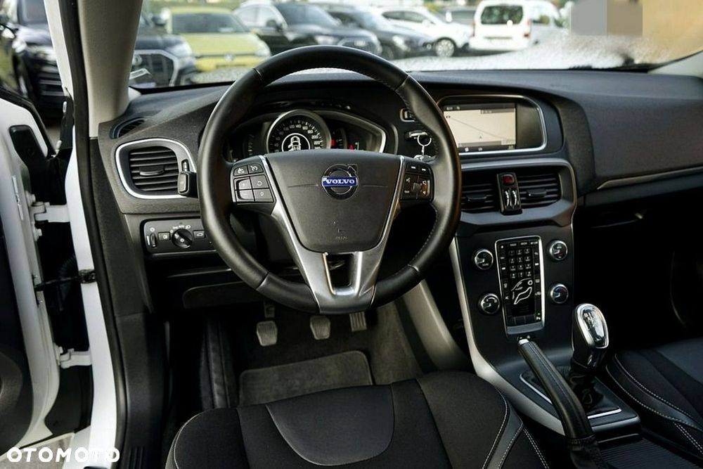 Volvo V40 D2 - 16