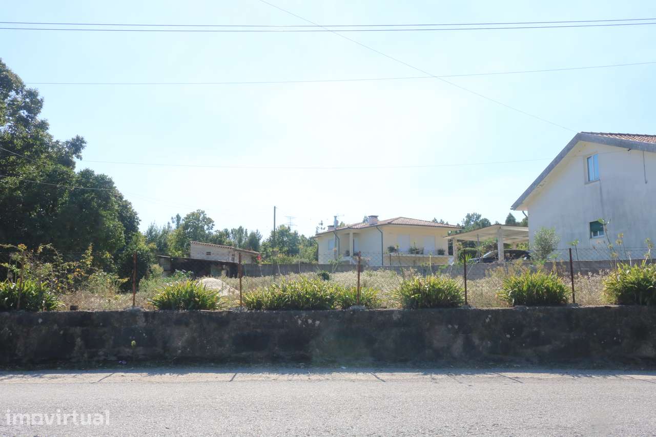 Venda de terreno c/ 560 m2 para constr. de moradia térrea em Amares. - Grande imagem: 5/7