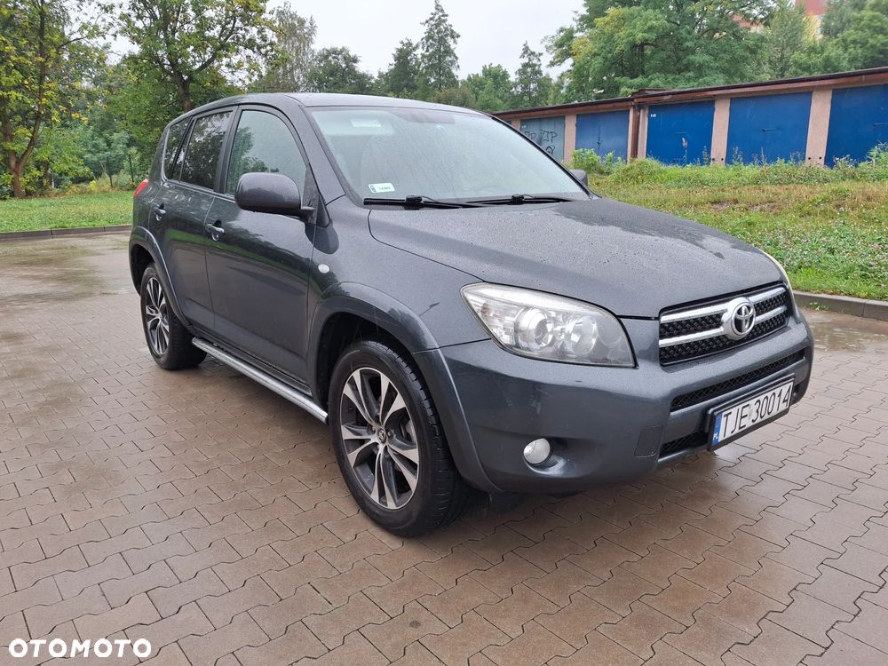 Toyota RAV4 - 1