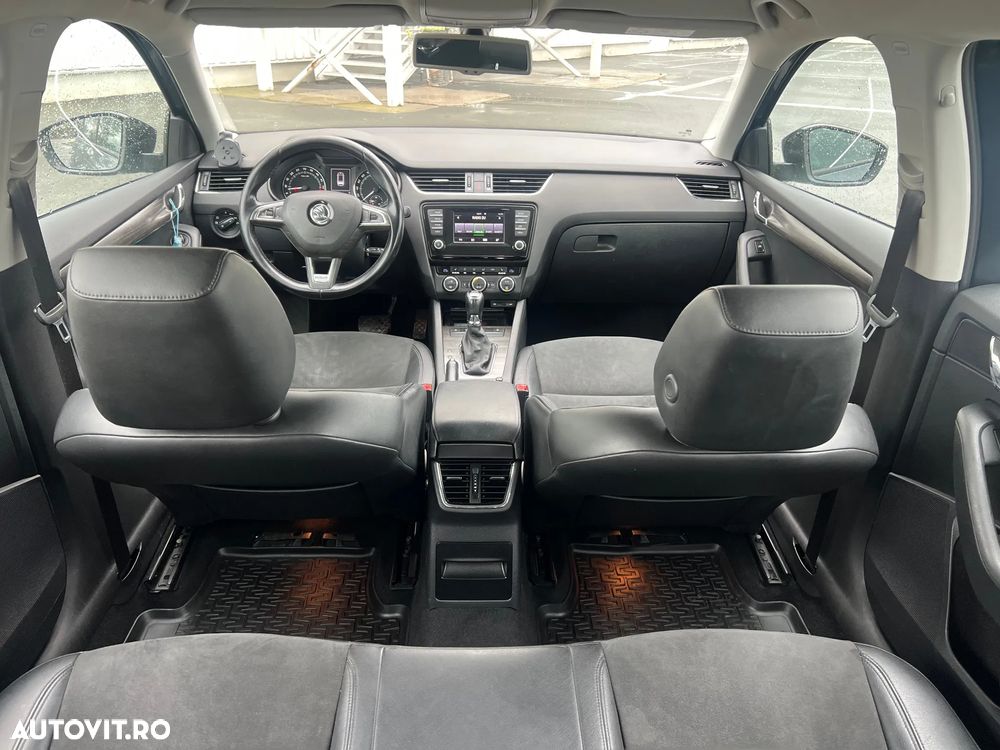 Skoda Octavia Combi 2.0 TDI 4x4 DSG Scout - 21