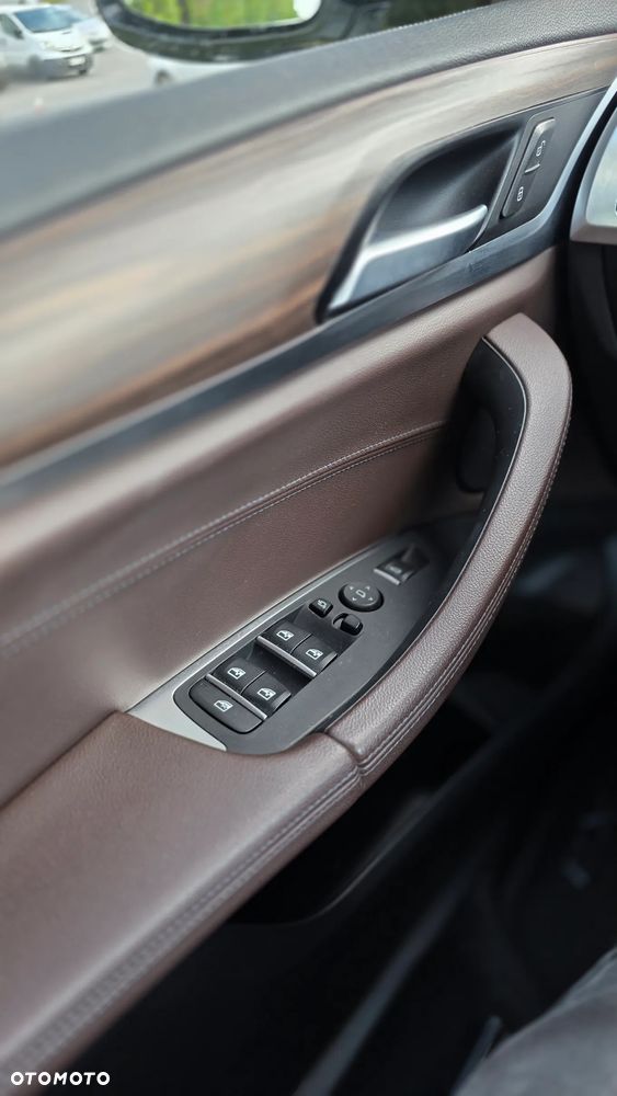 BMW X3 xDrive20d Luxury Line - 12