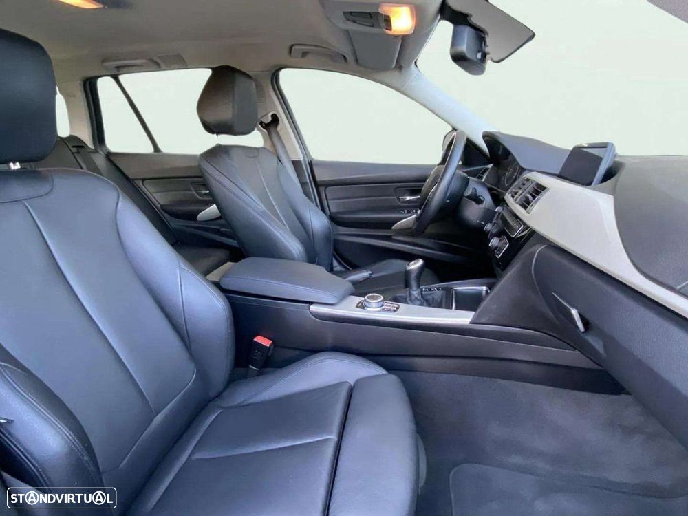 BMW 318 d Touring - 18