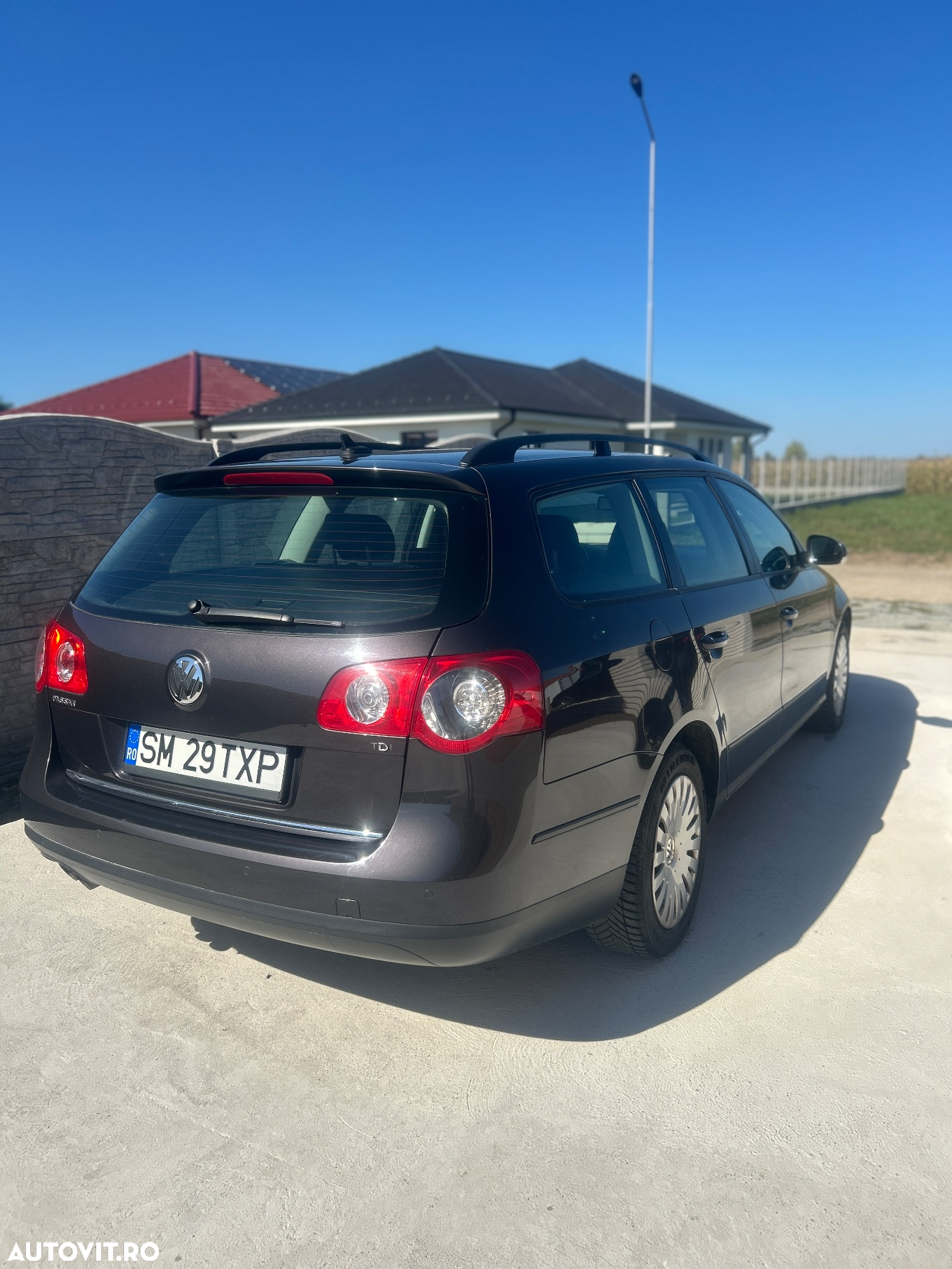 Volkswagen Passat - 4
