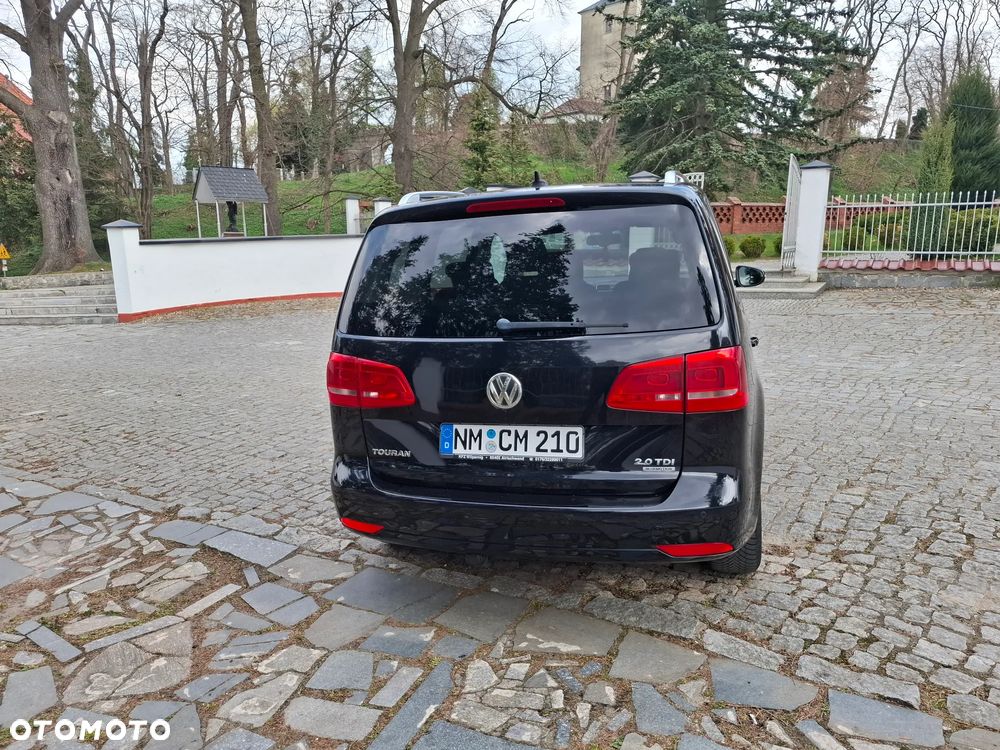Volkswagen Touran 2.0 TDI DPF BlueMotion Technology STYLE - 4