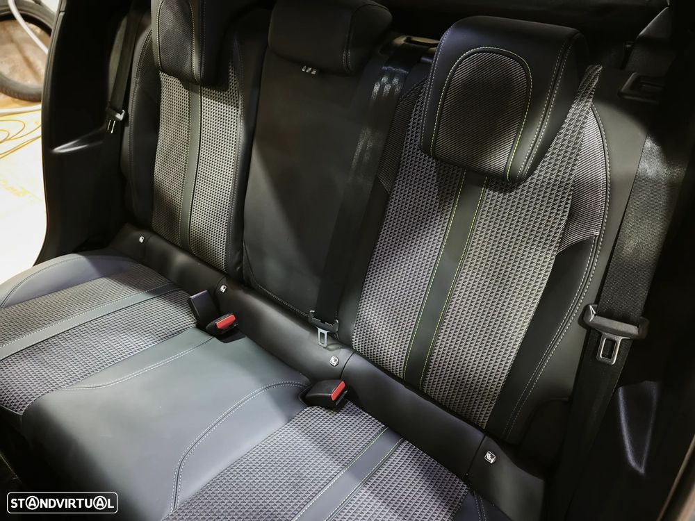 Peugeot 208 PureTech 100 GT - 24