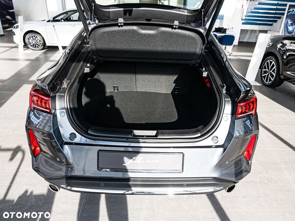 JAC J7 Plus CVT - 19