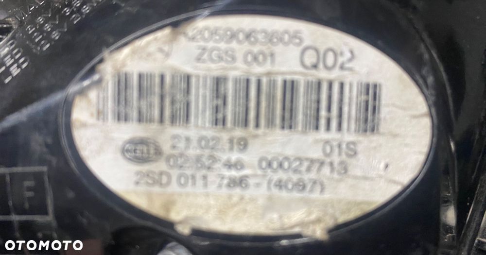 LAMPA TYLNA PRAWA W KLAPĘ MERCEDES W205 COUPE ORG. - 2