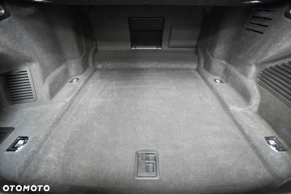 Audi S8 - 22