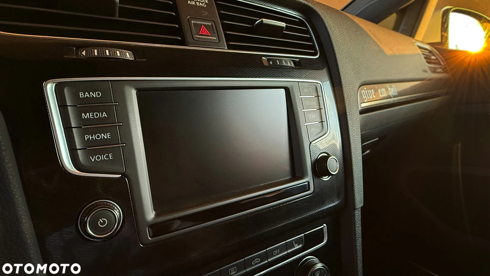 Volkswagen Golf - 16