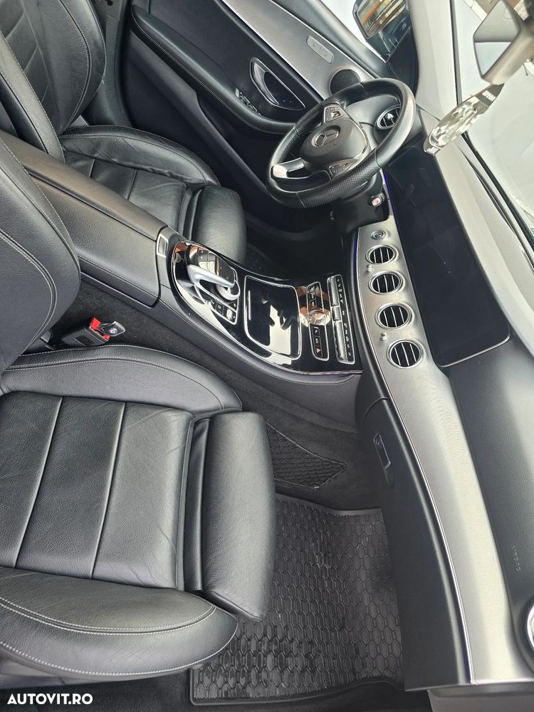 Mercedes-Benz E - 12