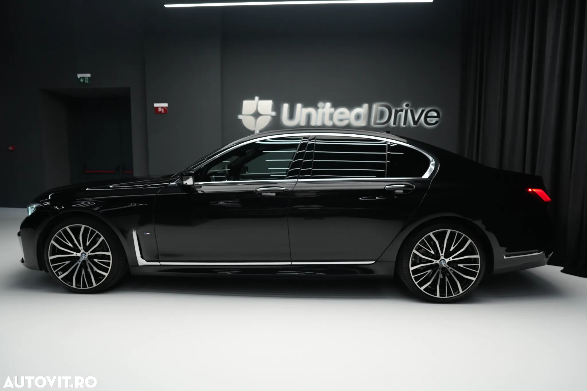 BMW Seria 7 730d - 11