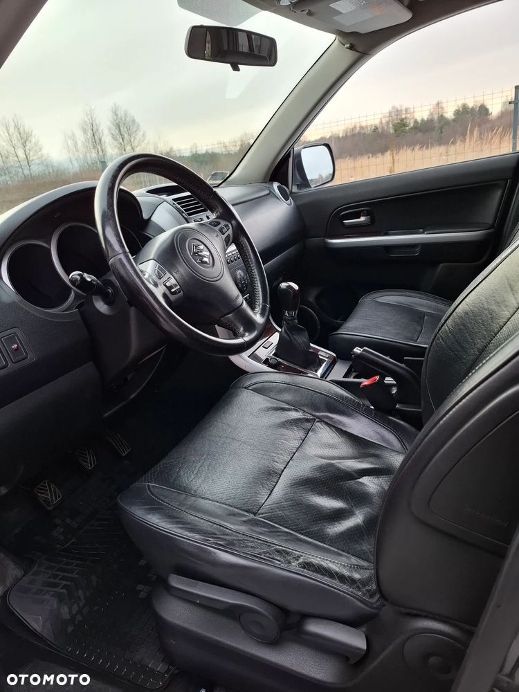 Suzuki Grand Vitara 2.0 De luxe - 7