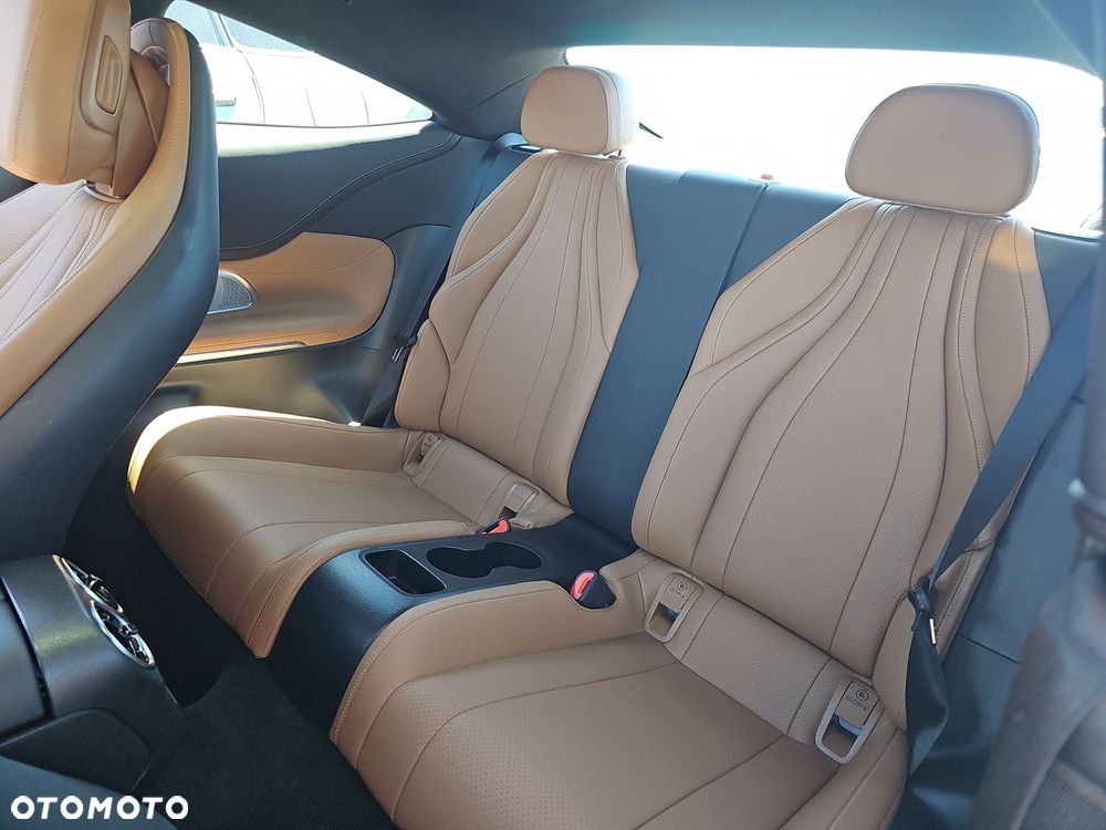 Mercedes-Benz CLE 300 4Matic 9G-TRONIC Edition AMG Line - 11