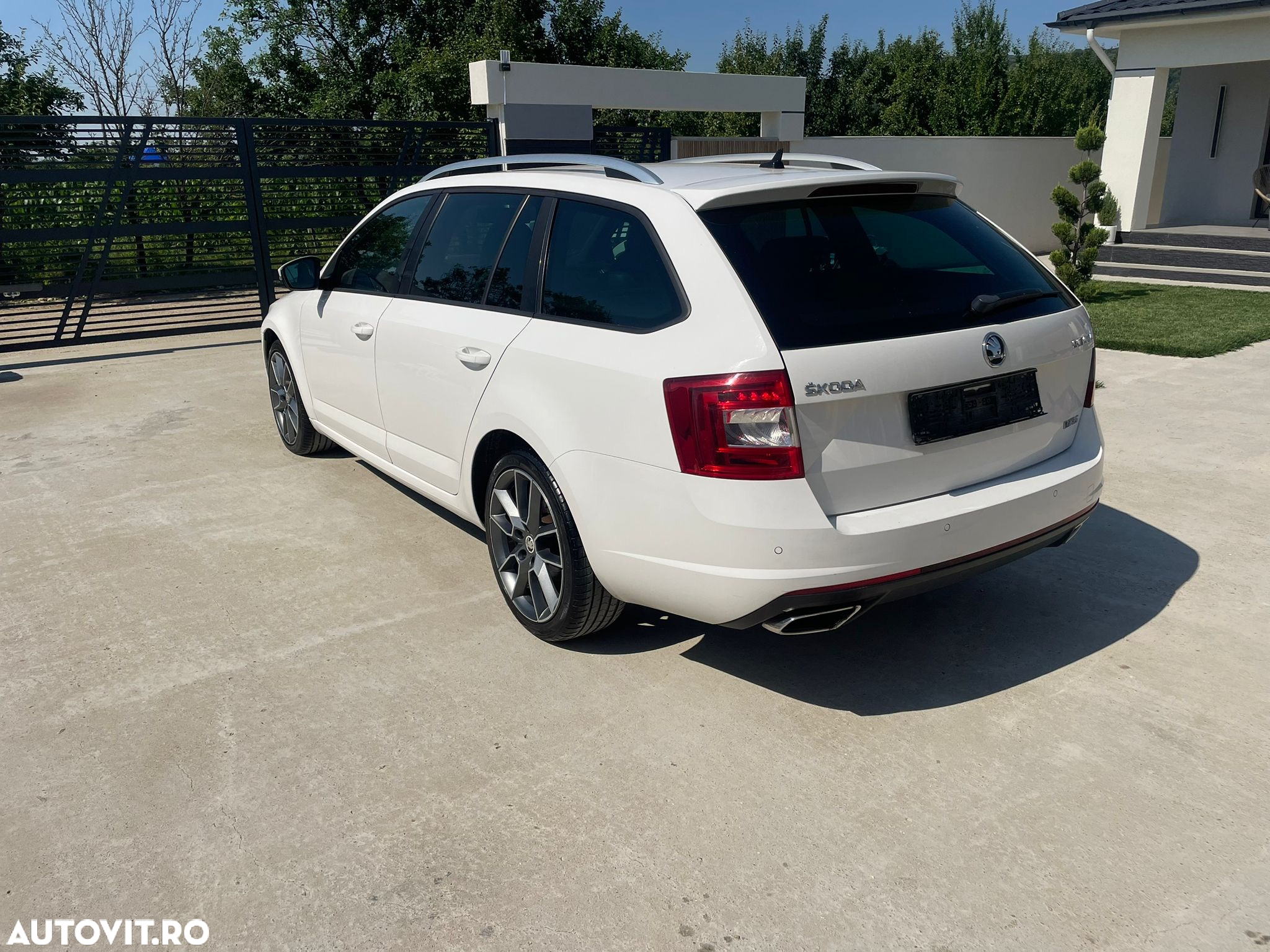 Skoda Octavia 2.0 TDI (Green tec) DSG RS - 9