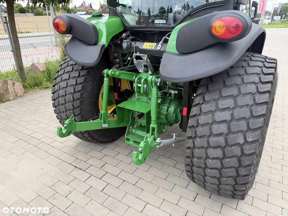 John Deere 4066R - 26