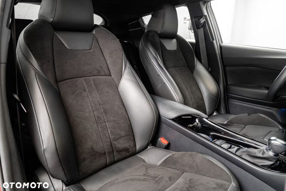 Toyota C-HR Lounge - 12