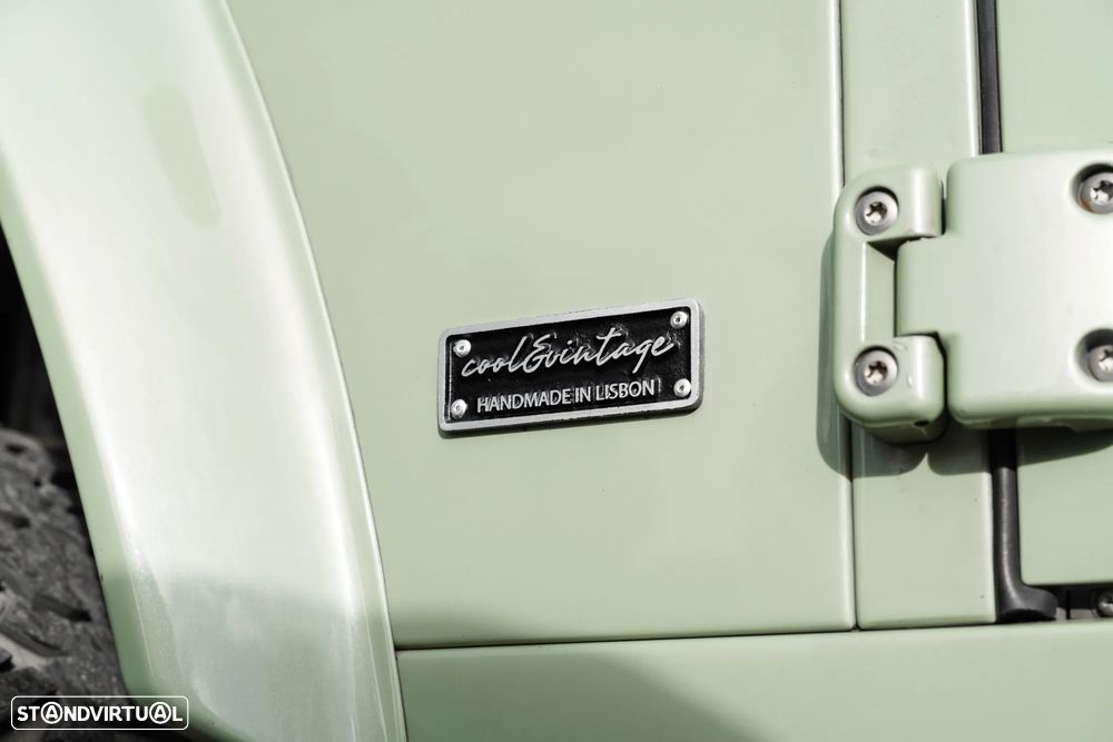 Land Rover Defender - 7